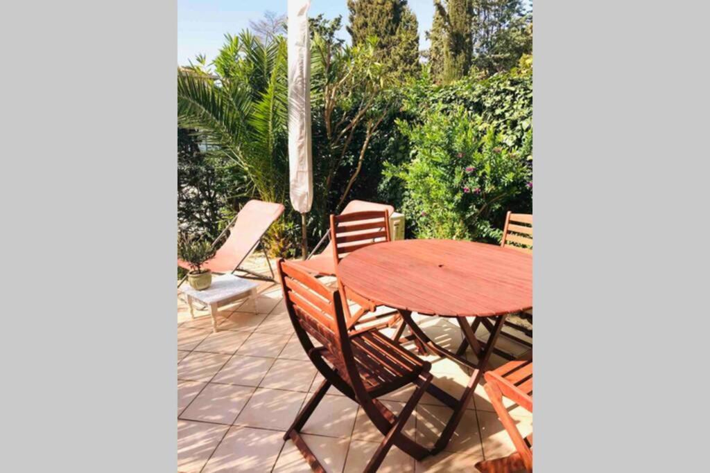 La Petite Pinede Studio Climatise Proche Plage Sanary-sur-Mer Kültér fotó