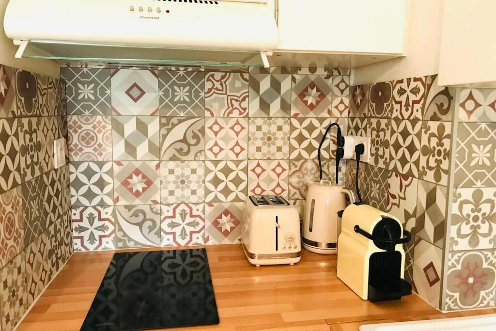La Petite Pinede Studio Climatise Proche Plage Sanary-sur-Mer Kültér fotó