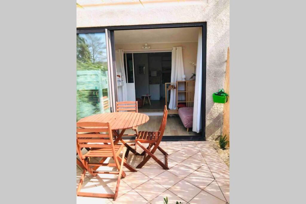 La Petite Pinede Studio Climatise Proche Plage Sanary-sur-Mer Kültér fotó