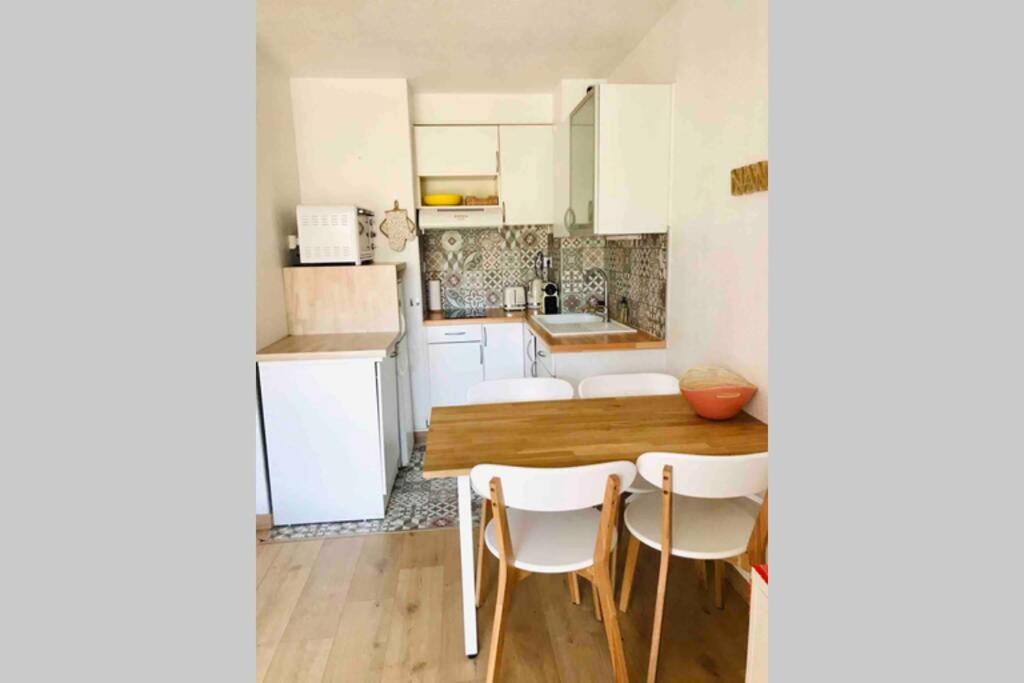 La Petite Pinede Studio Climatise Proche Plage Sanary-sur-Mer Kültér fotó