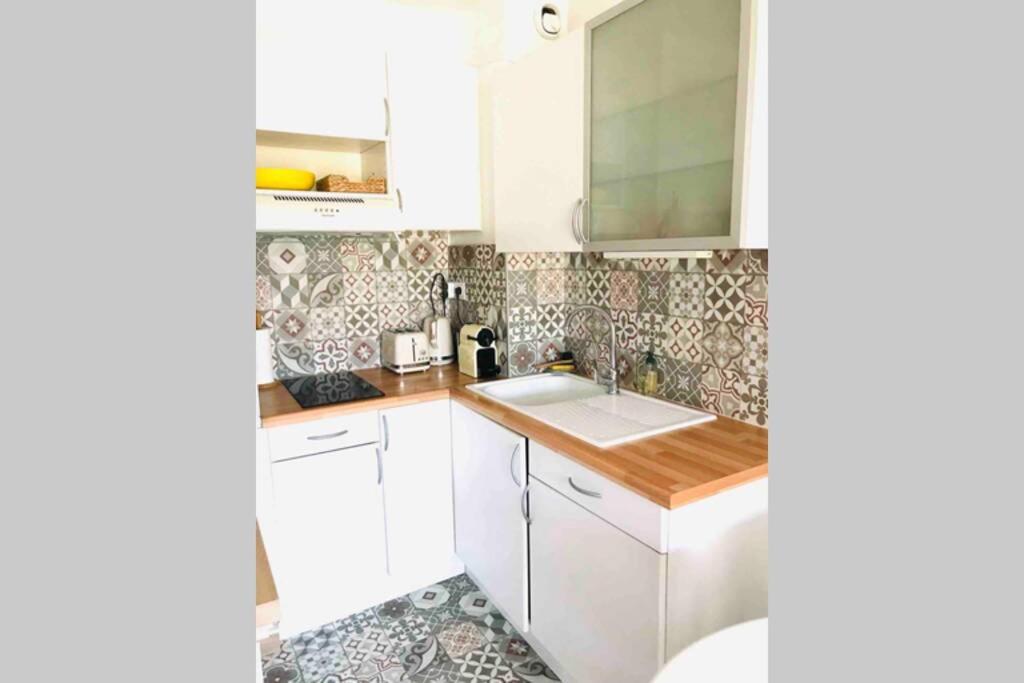 La Petite Pinede Studio Climatise Proche Plage Sanary-sur-Mer Kültér fotó