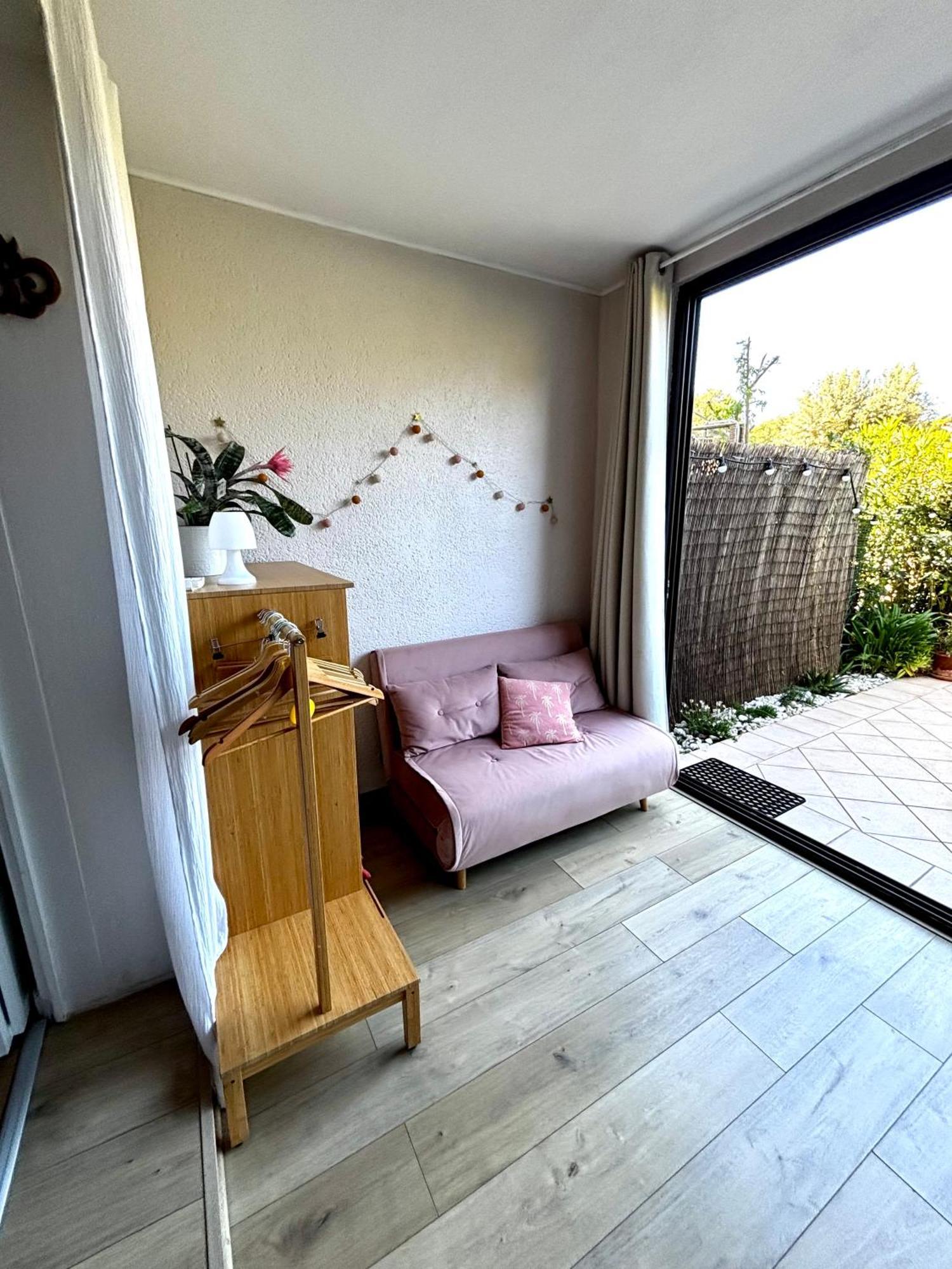 La Petite Pinede Studio Climatise Proche Plage Sanary-sur-Mer Kültér fotó
