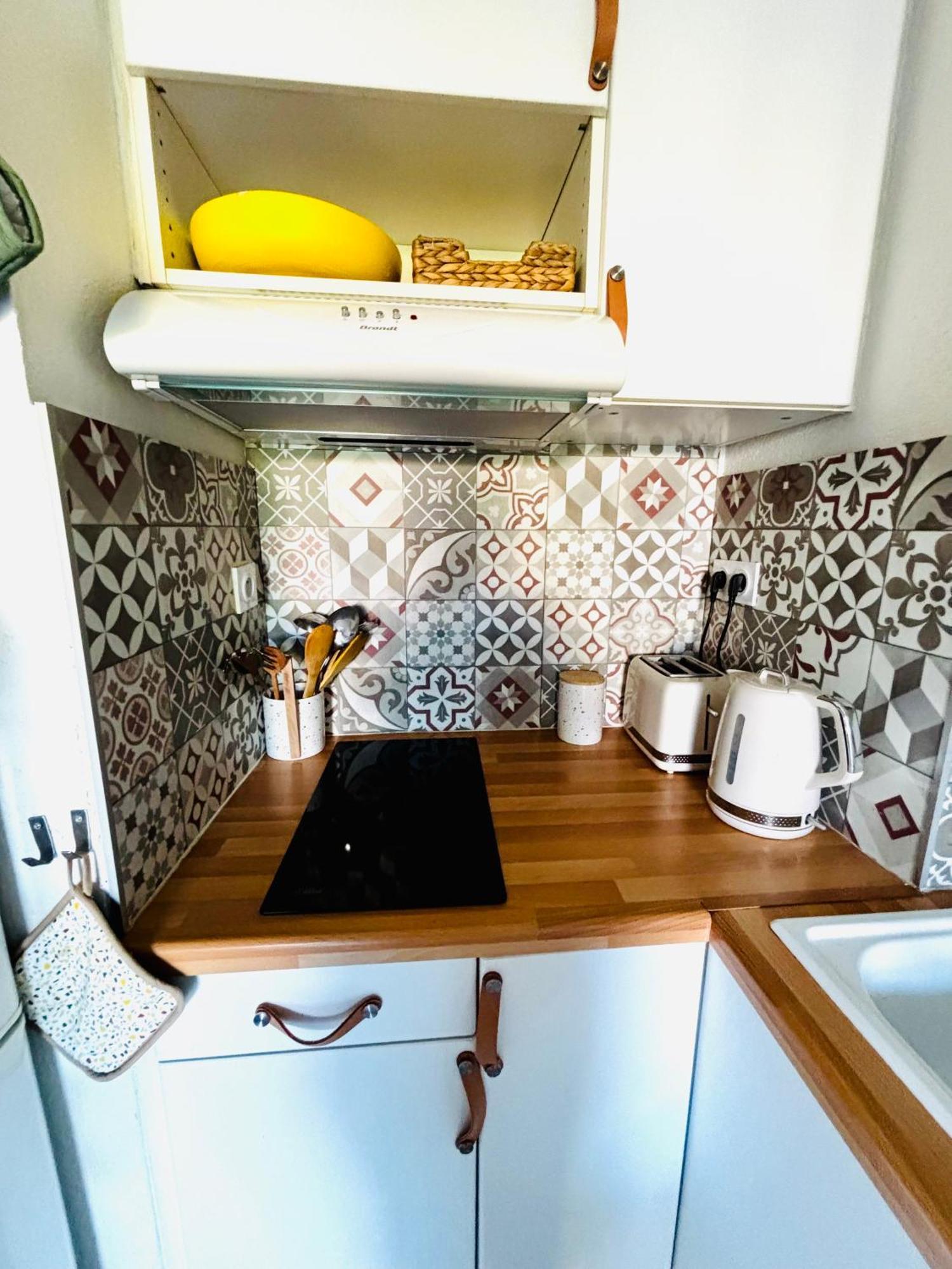 La Petite Pinede Studio Climatise Proche Plage Sanary-sur-Mer Kültér fotó